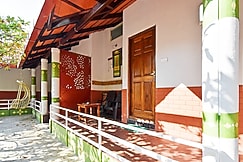 Aura Homestays | Rooms & Caretaker, Chikmagalur