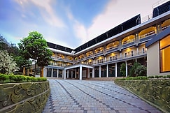 SR Palace, Pathanapuram