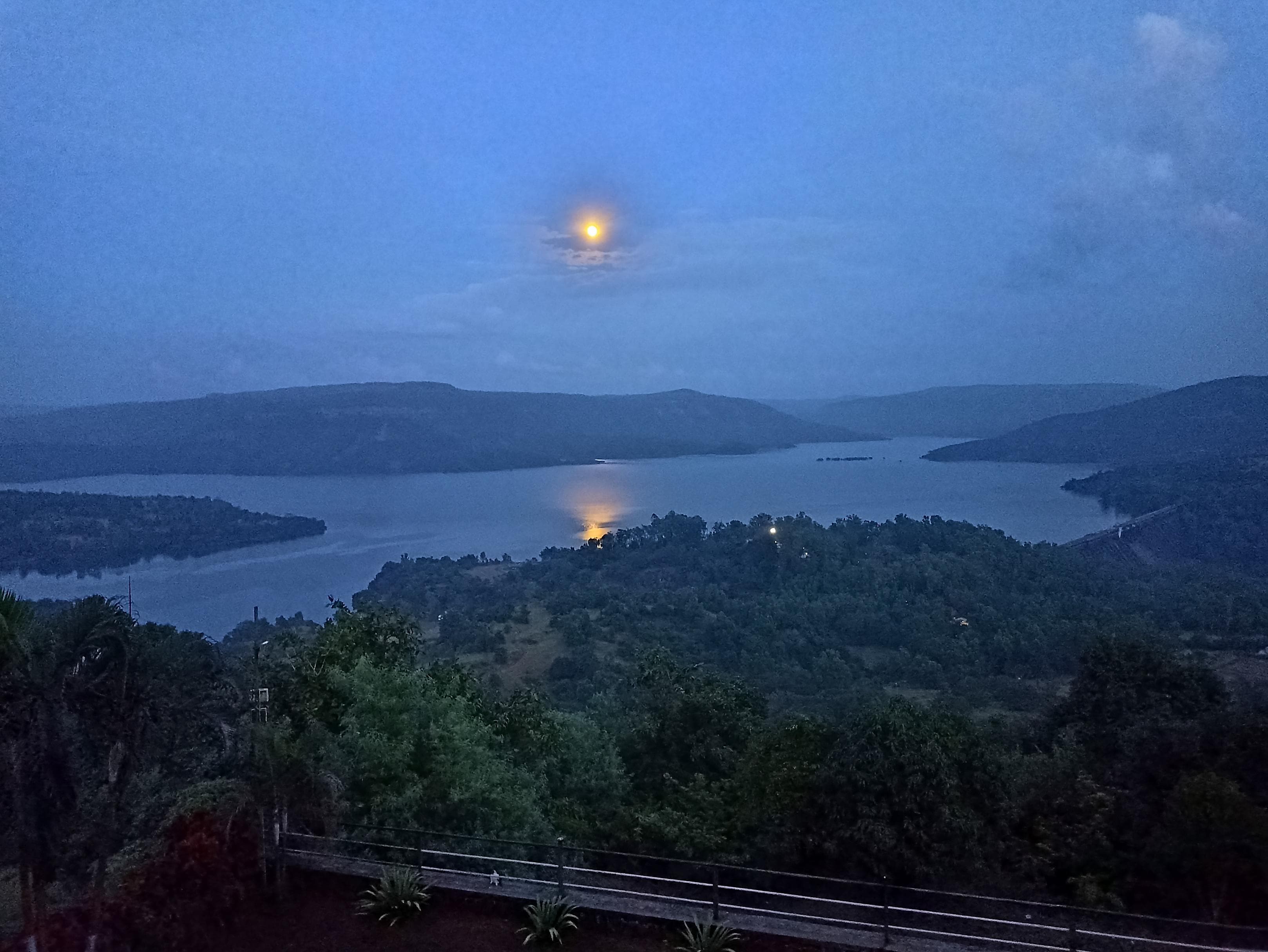 Hotel Shrushti Lake View  - Tap to explore photos