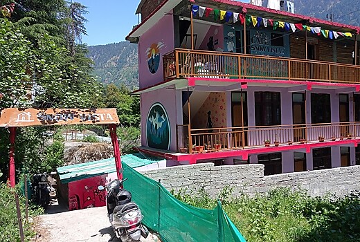 SNOW VISTA MANALI