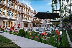 Hotel Sangaylay Palace