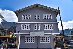 Rufina Lachung Deezong A Pure Veg Hotel, Lachung