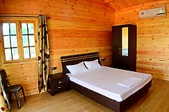 COZY WOODS HILL RESORT, Goa