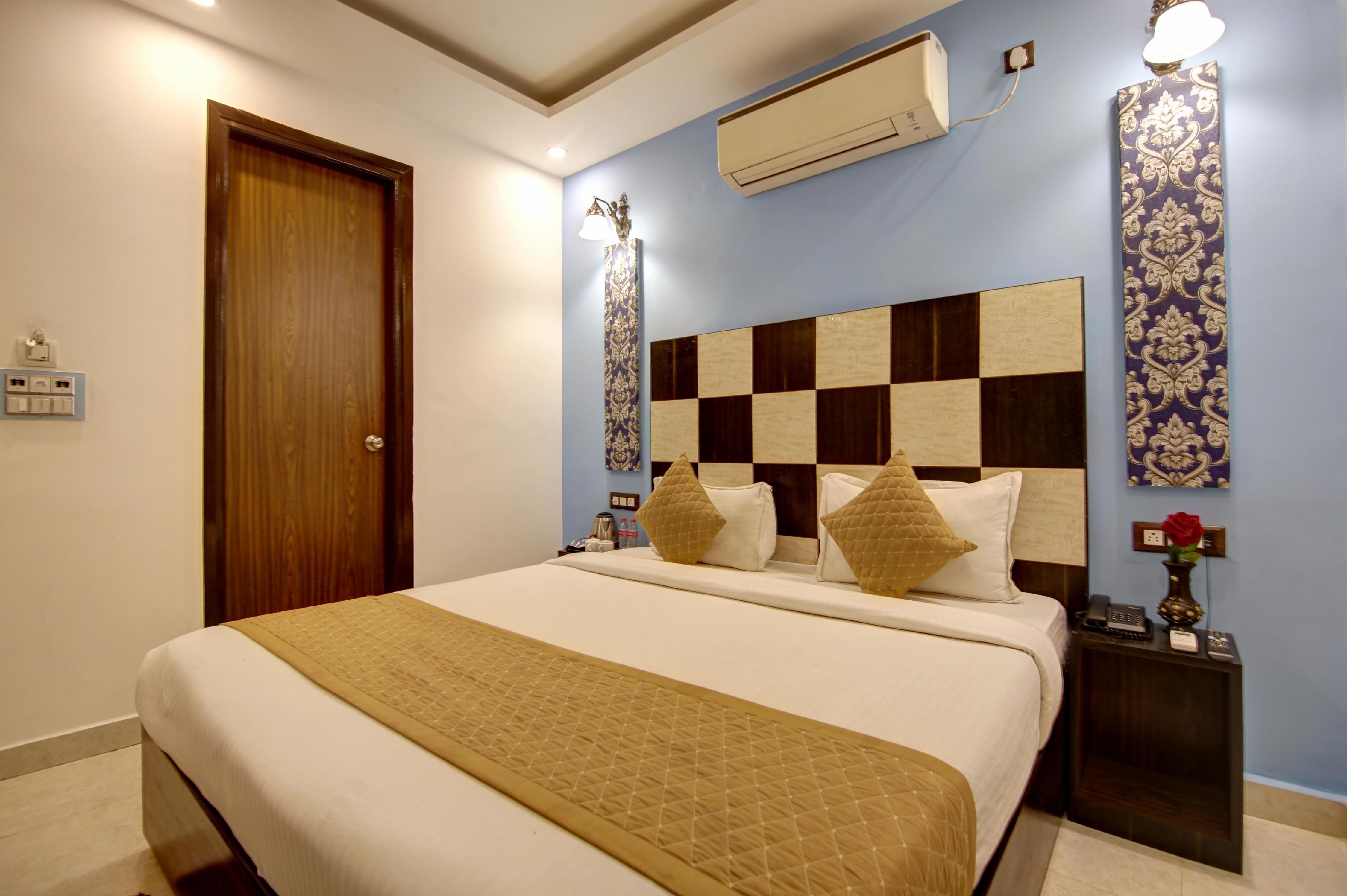 Hotel Silky Palace @ Delhi Airport By Luxury Group - Tap to explore photos