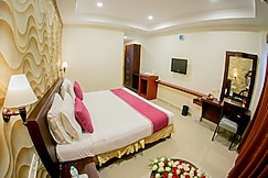Hotel Lals Residency, Adoor