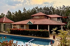 Chirooss Homestay | Dorms & Rooms, Chikmagalur