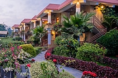 Hotel Jungle Crown, Chitwan