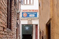 Hotel K V Palace, Varanasi
