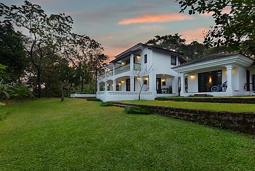 The Postcard Velha