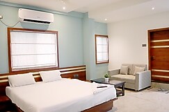 HOTEL UNITED HOUSE, Shirdi