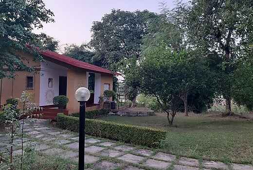 Tourist Village Khajuraho Khajuraho Inr 320 Off 1 7 0 0 Hotel Price Address Reviews