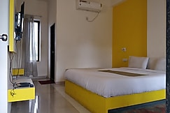 NH8 Hotel & Restaurant, Kherwara