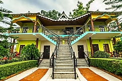 Resort Trimurti, Lataguri