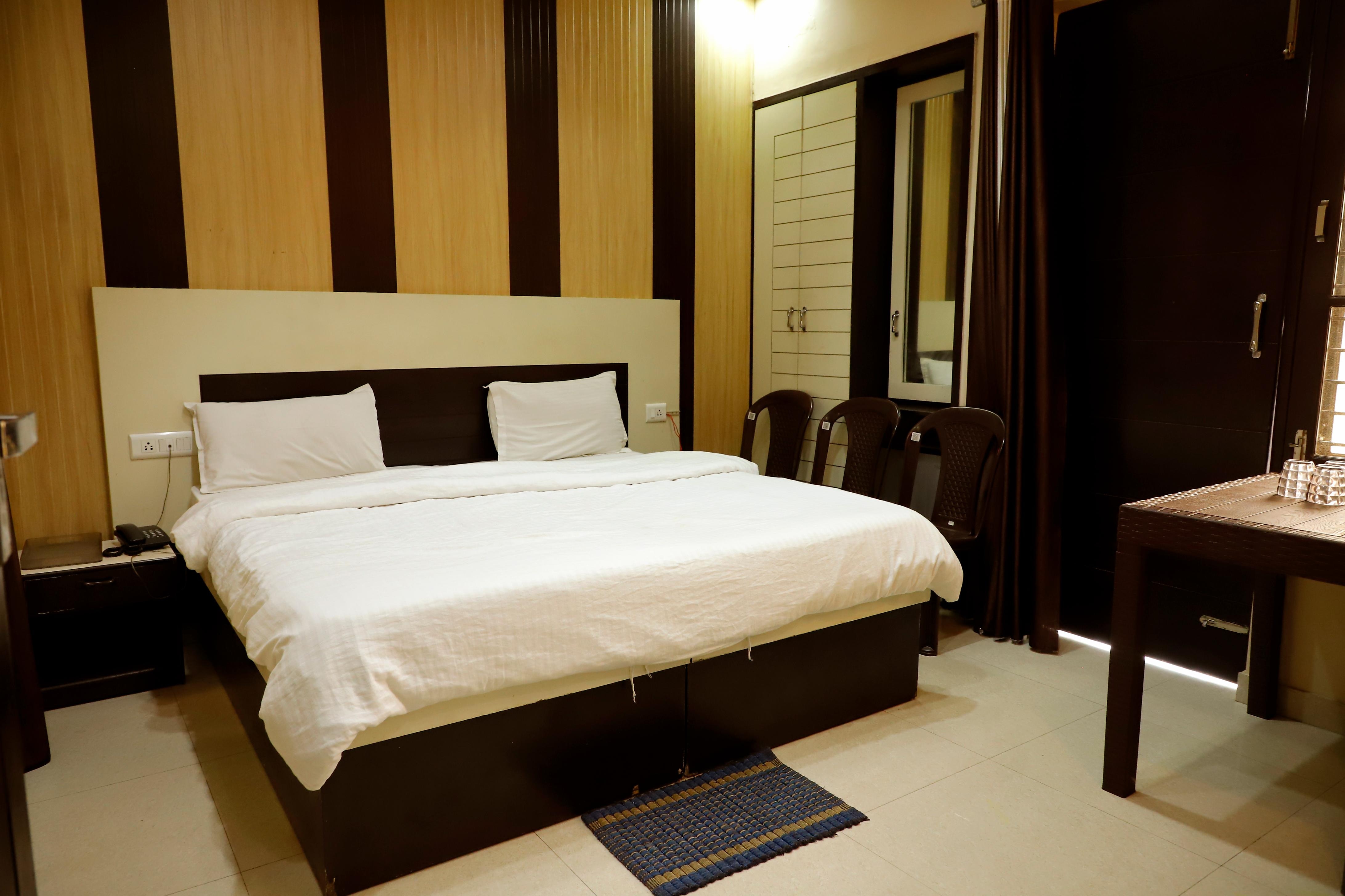 Hotel Kailash Residency - Tap to explore photos