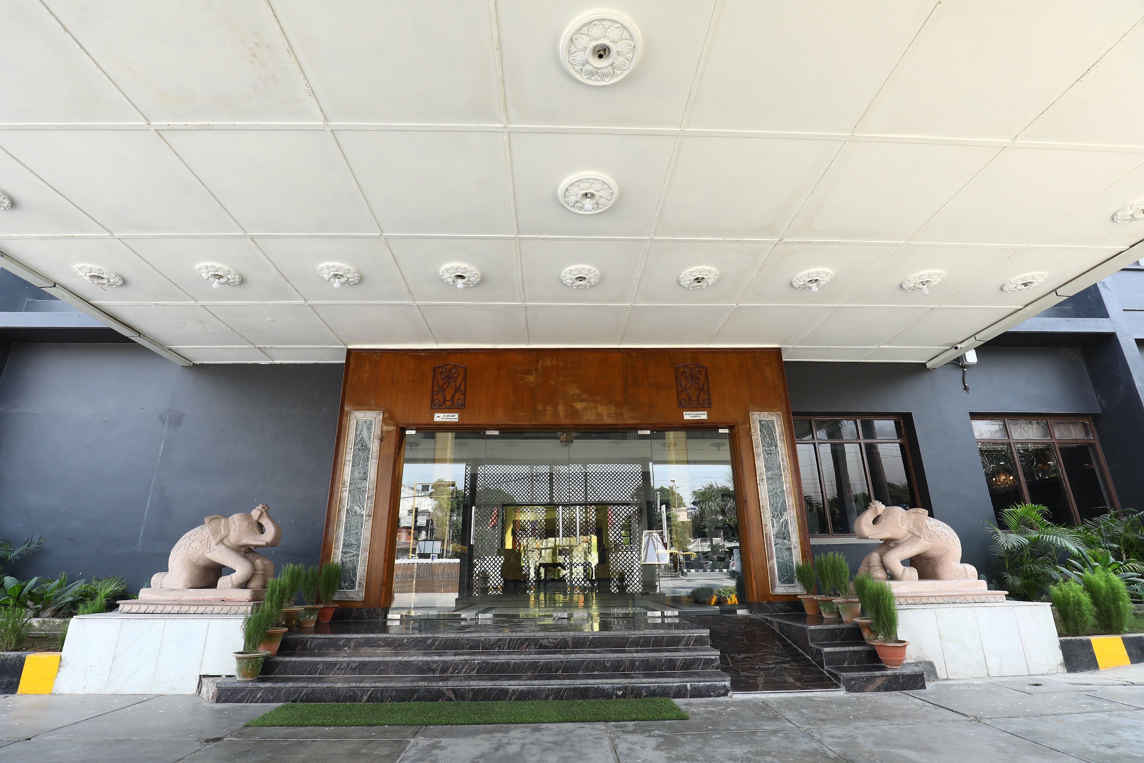 Photos of The Madhu Hotel in Yamunanagar