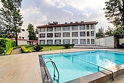 Royal Orbit Hotel, Mahad