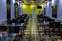 Sangela Hotel And Restaurant, Chaukhutiya