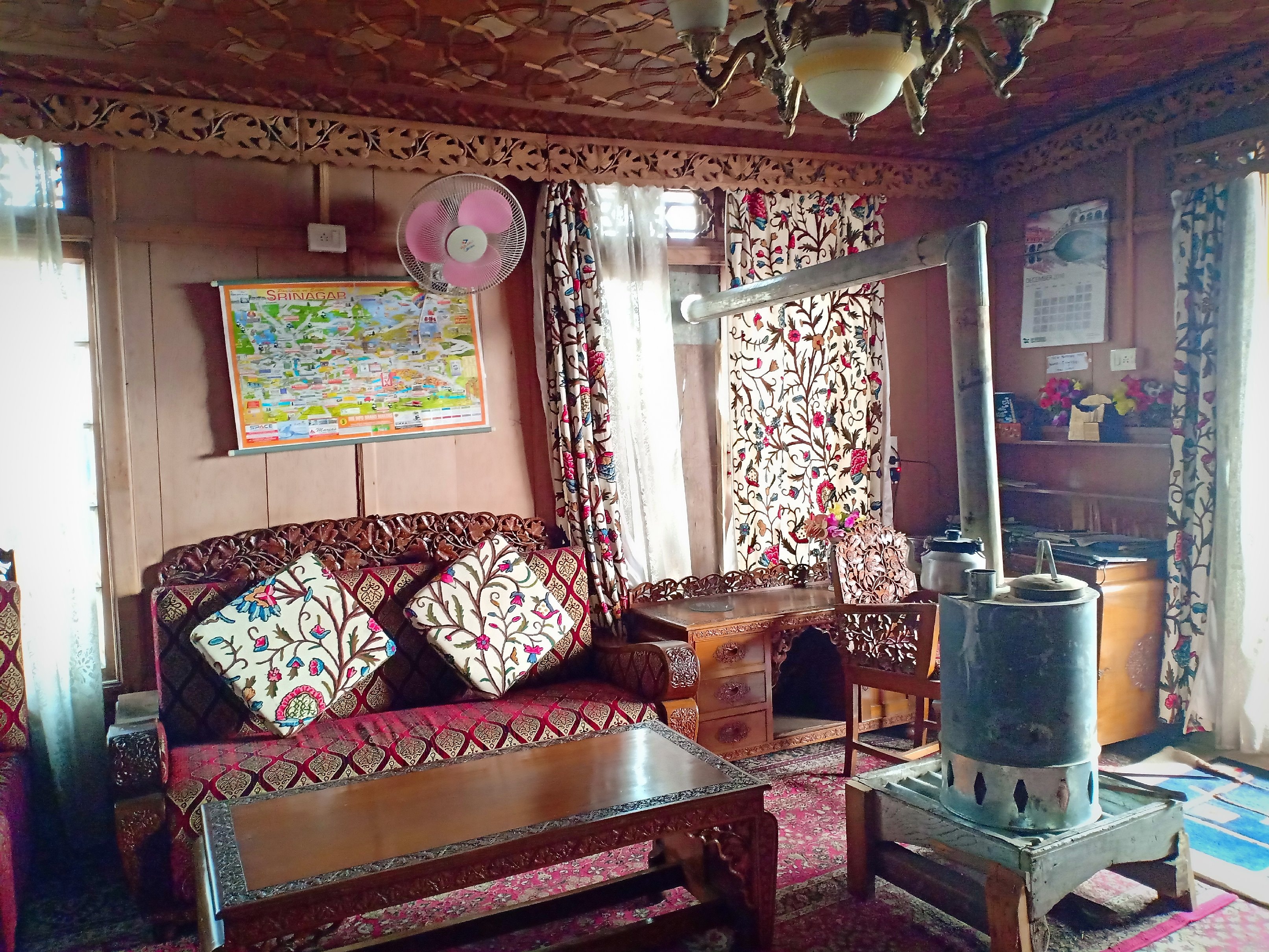 New Morning Star group of houseboats - Tap to explore photos