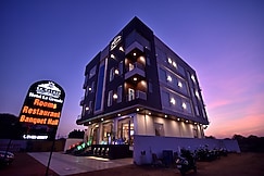 Hotel Le Grande , Chomu