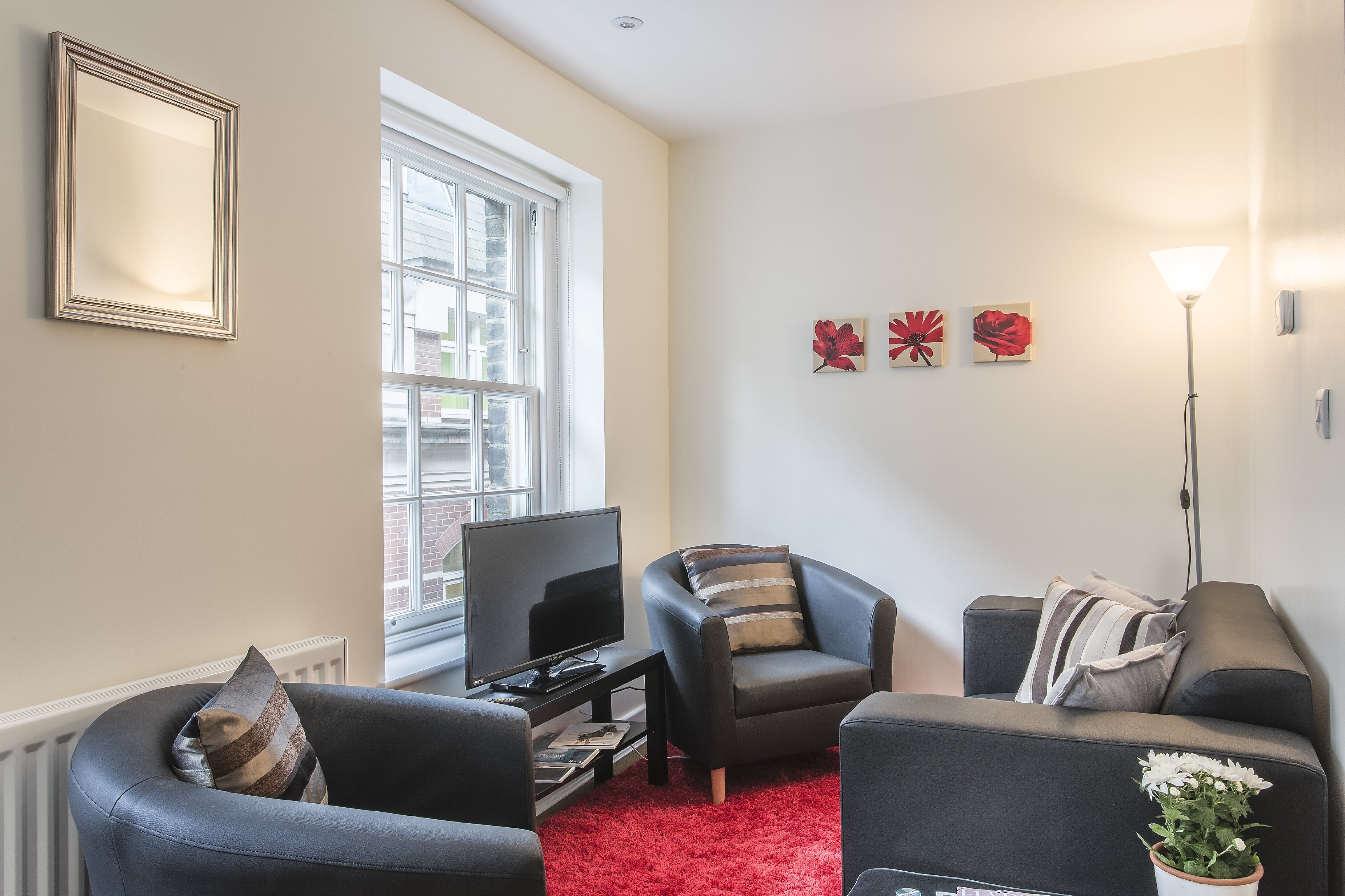 Urban Stay Artillery Lane Apartments - Tap to explore photos