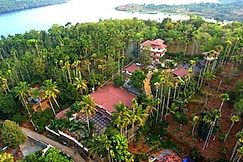 Ann' and Tom's lake view resort, Wayanad