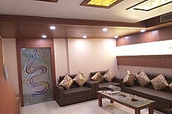 Hotel Shivoy Grand, Varanasi