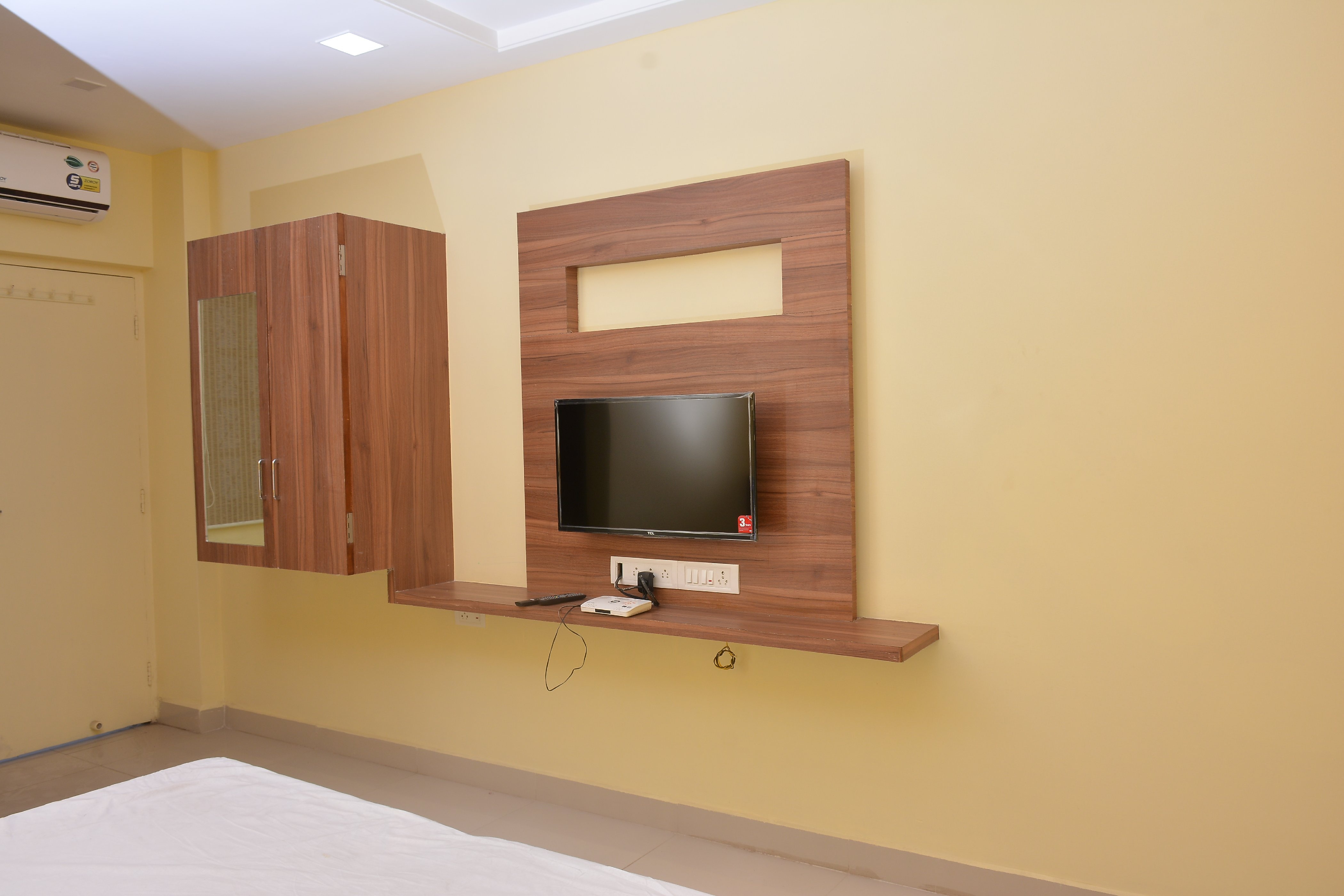 Hotel Ratan Delux 5