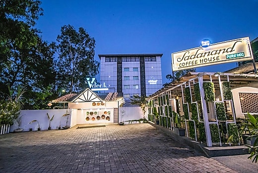 Hotel Sadanand Regency