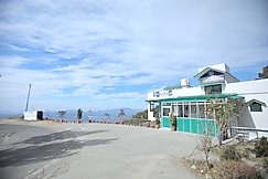 Hill Castle, Lansdowne