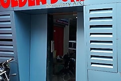 Hotel Golden Palace A/C Rooms & Dormitory, Mumbai