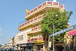 Jai Radhe Hotel, Gandhinagar