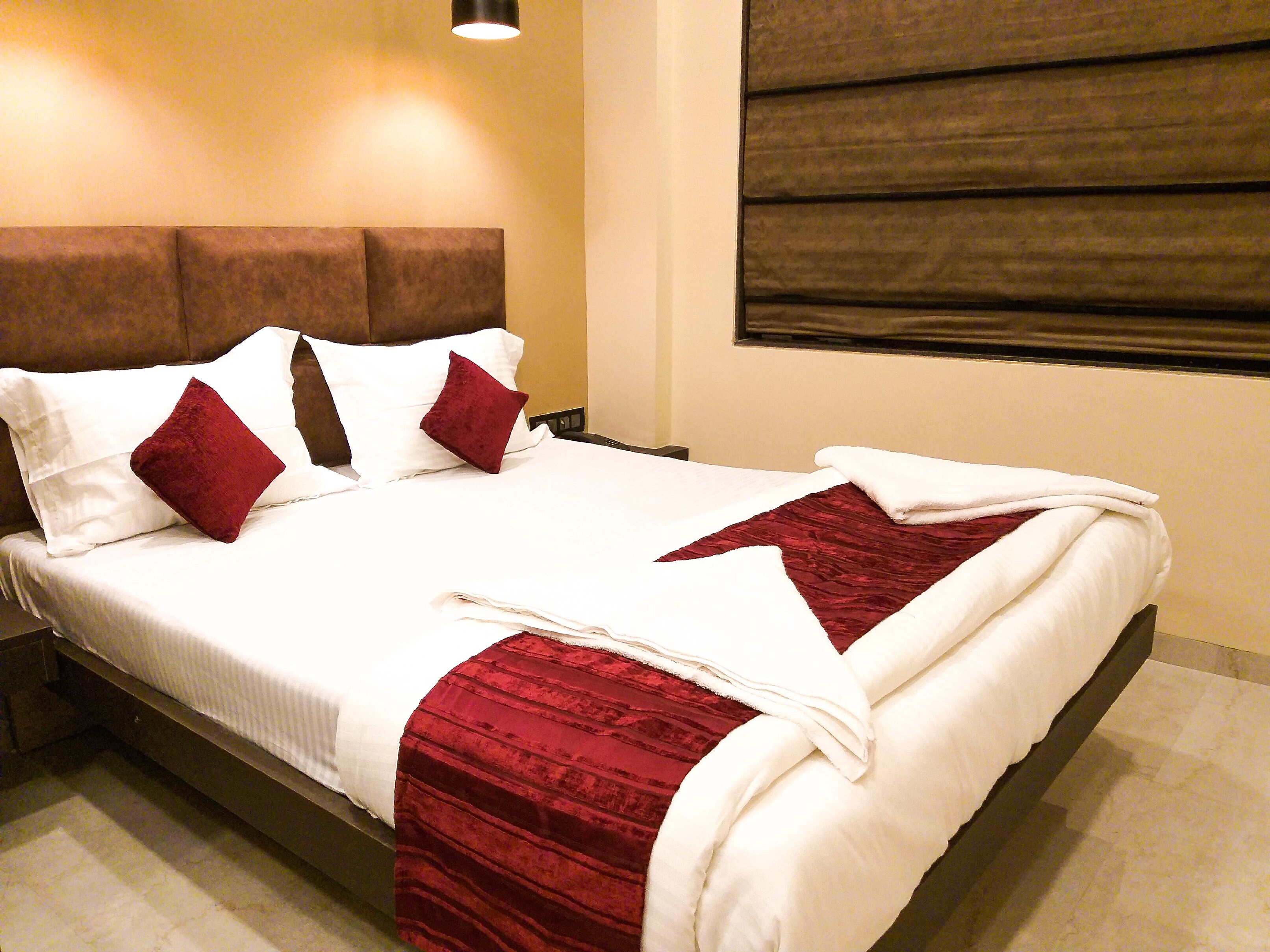 The Fountain Inn, Fort Mumbai Hotel Price, Address & Reviews