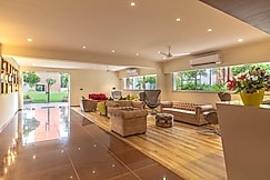 Siara Styles Amba Suites, Kadi