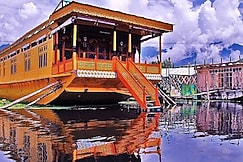De Laila Houseboat by Sterling Holidays, Srinagar