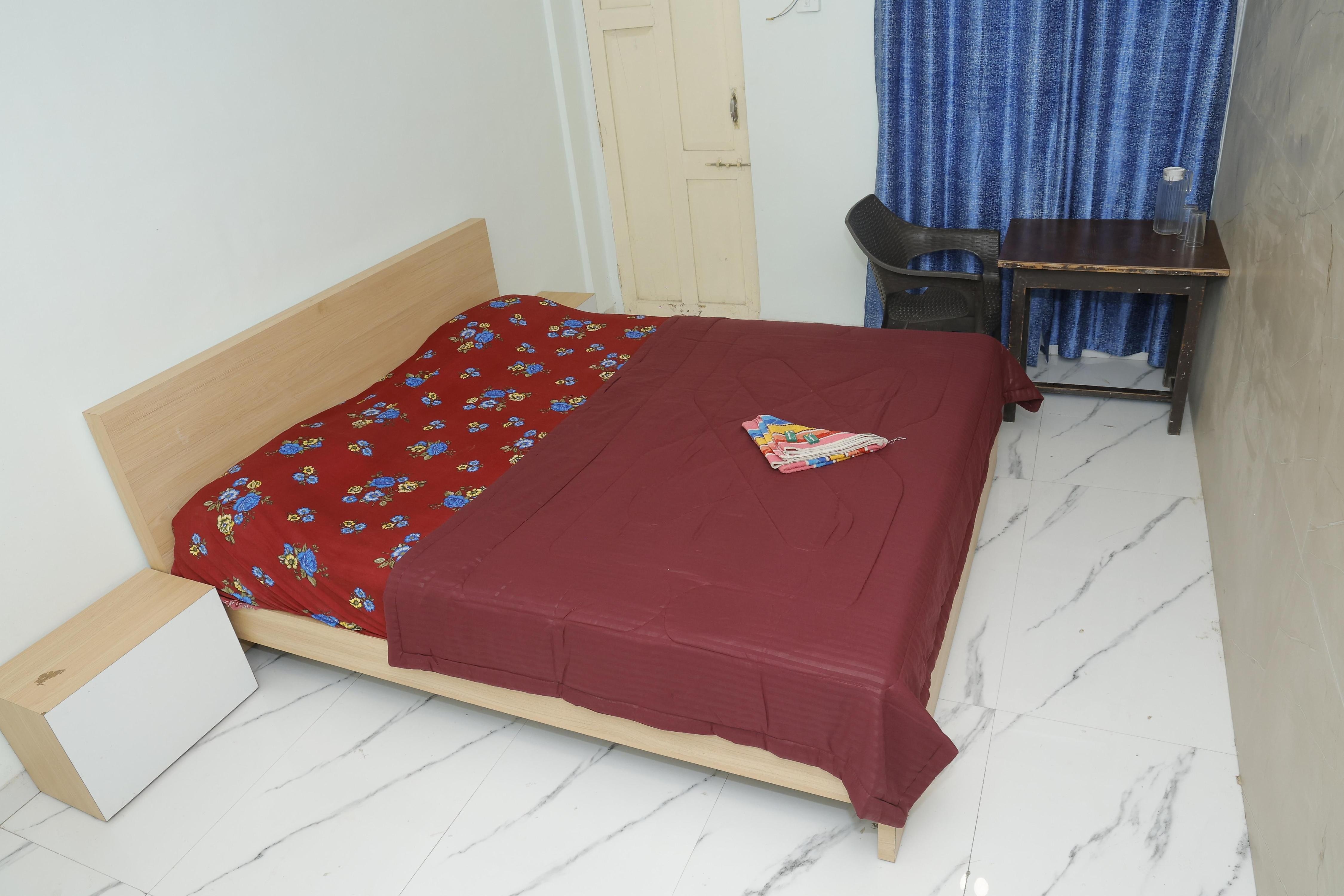 Hotel New Punjab - Tap to explore photos