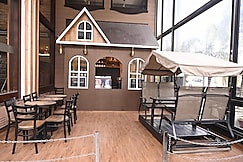 SQUARE INN, Varanasi