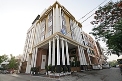 SQUARE INN, Varanasi