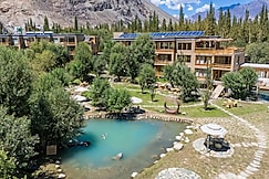 STONE HEDGE HOTEL