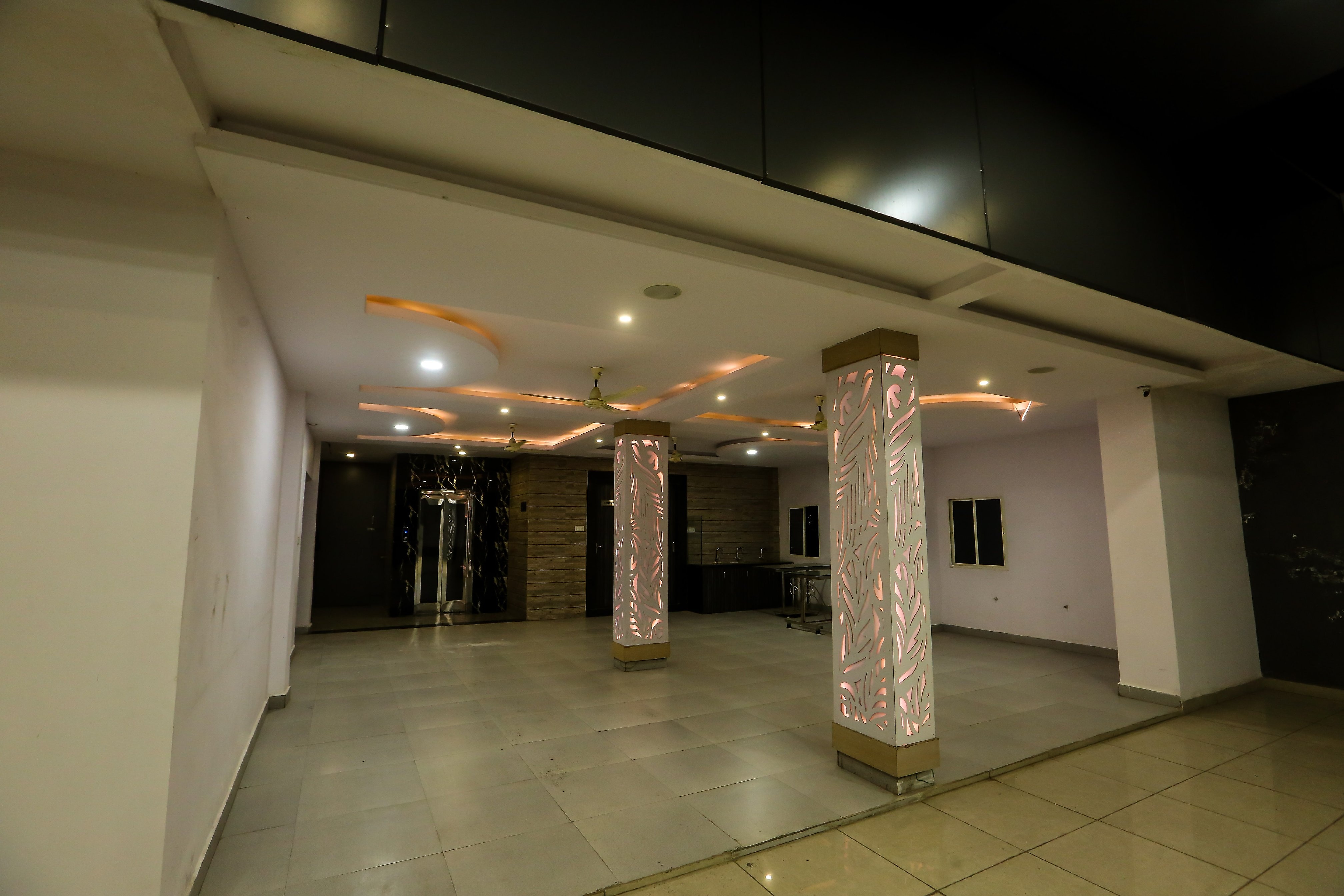 Hotel Bharat Regency - Tap to explore photos