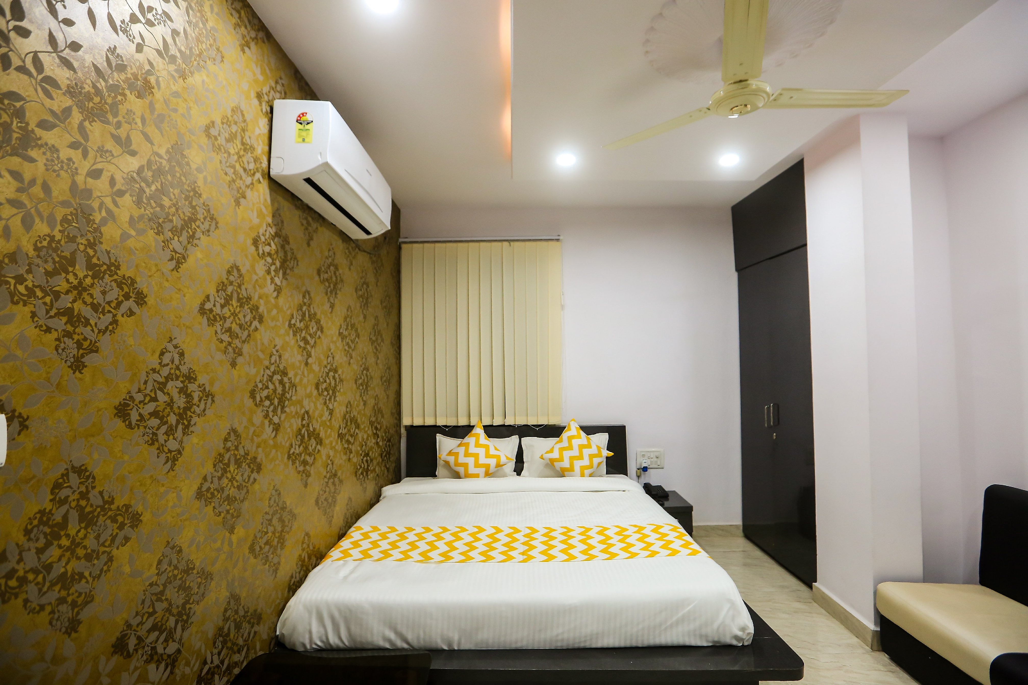 Hotel Bharat Regency - Tap to explore photos
