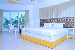 Octagon Beach Resort, Auroville