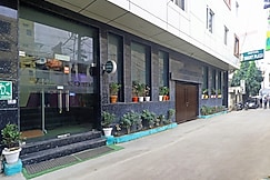 Hotel Smart Plaza By SMART GROUP, Delhi