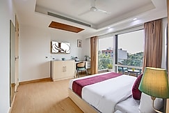 Limewood Stay Near Unitech Cyber Park, Gurgaon