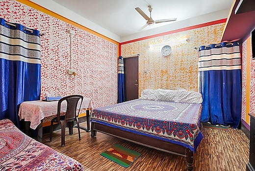 Dekapara Airport Guest House | Rooms & Restaurant 