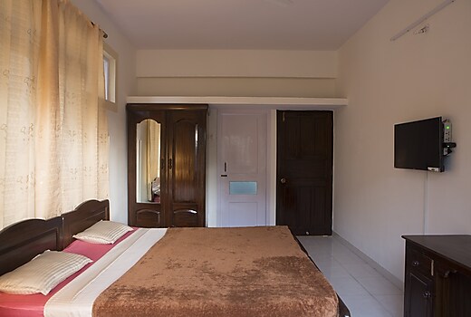 VIANNEY HOLIDAY HOMES