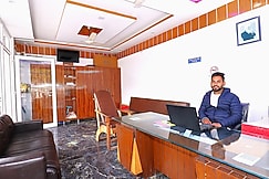 Hotel Valley View - Kempty Fall, Mussoorie! Luxury Balcony Rooms! Big Parking! Peaceful Stay, Mussoorie