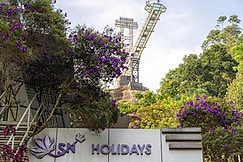 SN Holiday Home | 200 meter from Munnar Glass Bridge, Munnar