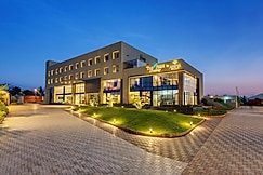 The Fern Residency Karad, Vita