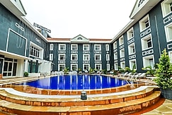 Hotel Piccadily Raipur, Durg