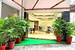 Hotel Shri Radha Nikunj Vrindavan, Vrindavan